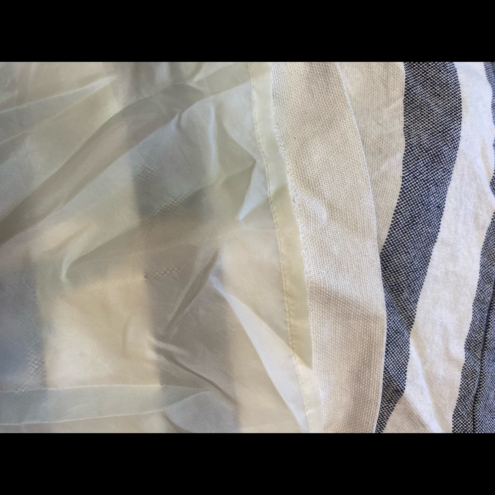 70% Cotton 30% linen; doubletree:100% polyester.
